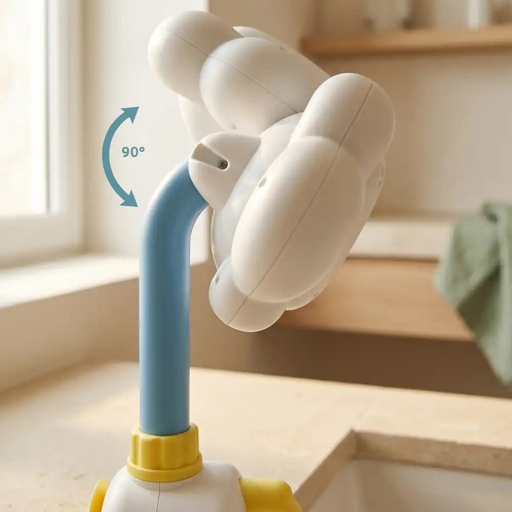Jouet nuage arroseur en situation pendant le bain de bébé, 0 à 3 ans