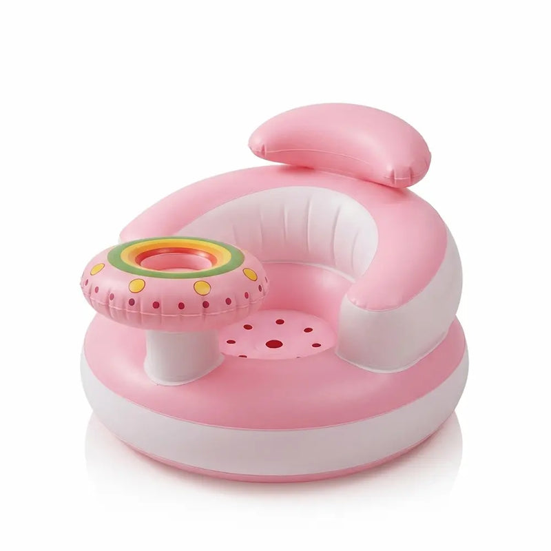 Siège de bain bébé gonflable avec pompe intégrée sur fond blanc, 0 à 2 ans